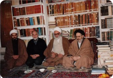 از راست: سید جلال الدین میری آشتیانی، محمدرضا مهدوی دامغانی، احمد مهدوی دامغانی و علی مهدوی دامغانی