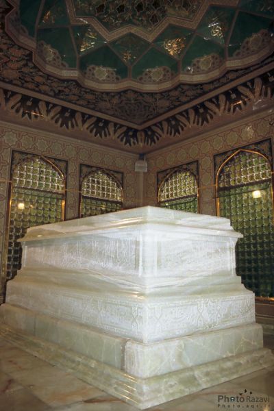 پرونده:Mazar.jpg