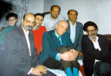 ردیف جلو از راست: سید جلال الدین میری آشتیانی، ناشناس و حسن لاهوتی